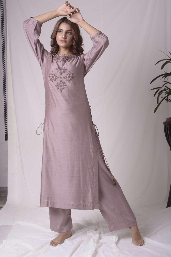 MAUV COTTON SILK KASUTI KURTA SET | AAS COUTURE